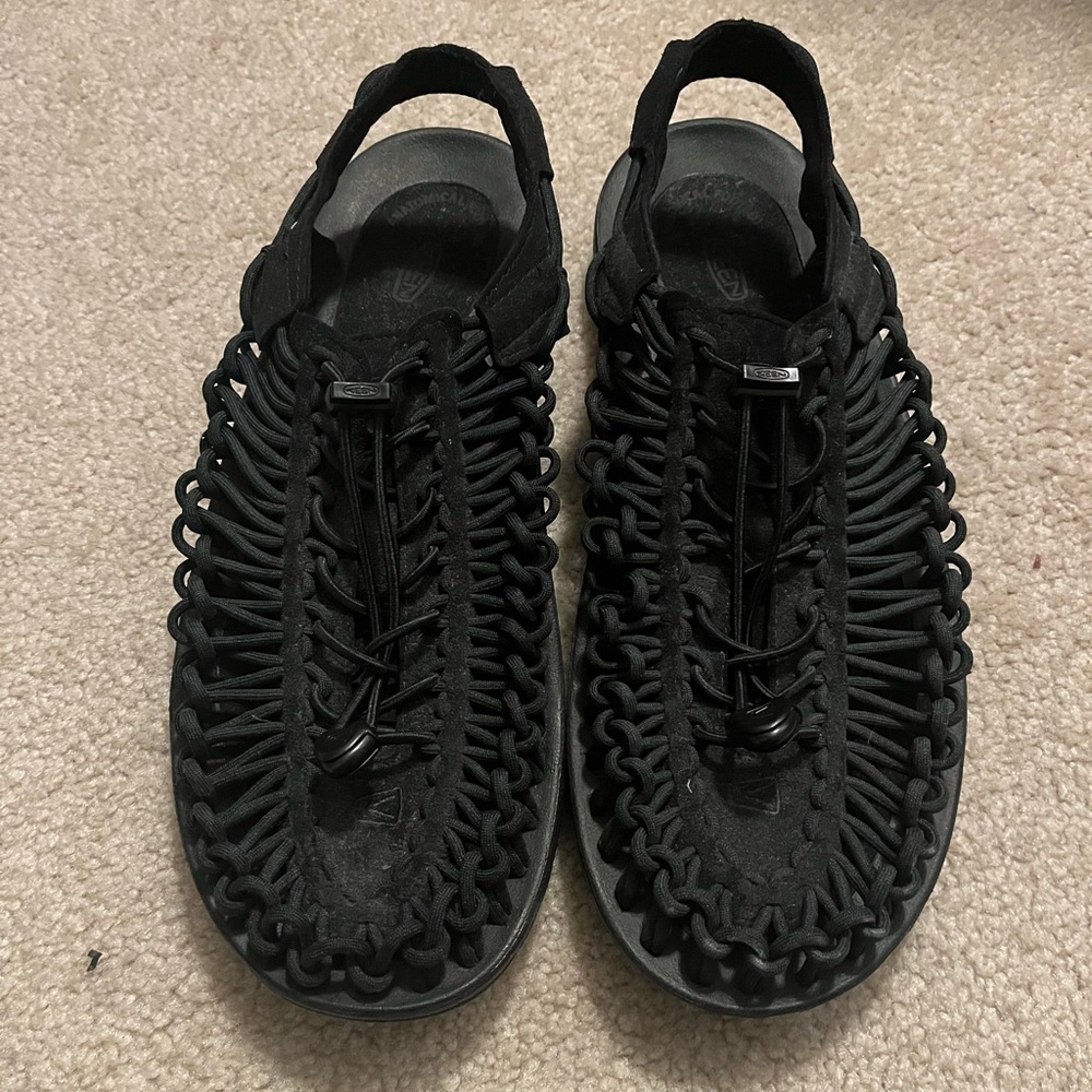 NEVER WORN KEEN Uneek Mesh Sandal